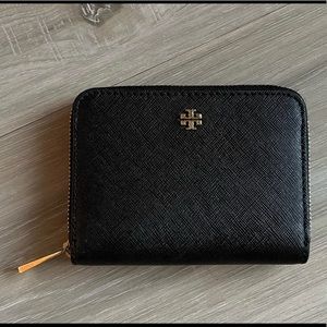 TORY BURCH ZIP SMALL WALLET